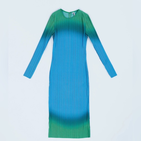 Arthur Apparel Box Pleat Crew Neck Midi - Picture 5 of 6